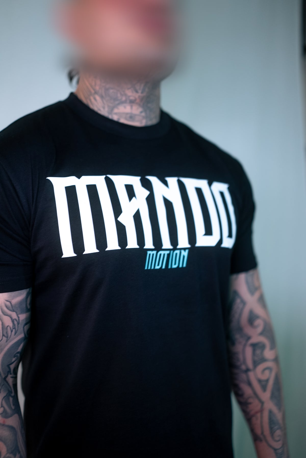 CLASSIC FIT BLACK MANDO TEES