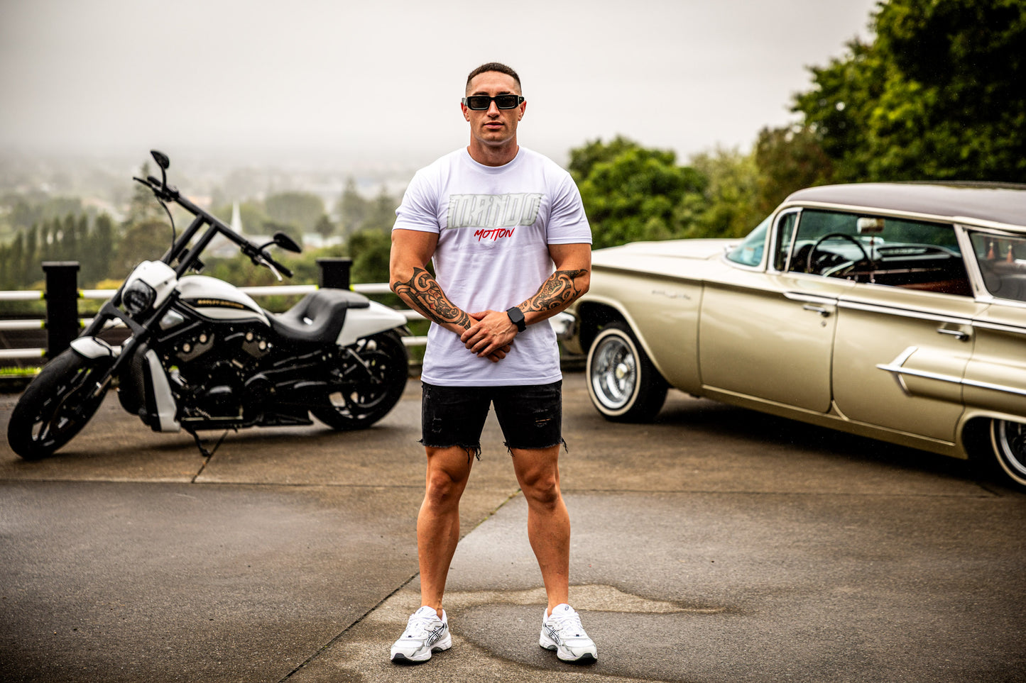 MANDO WHITE & RED TEES