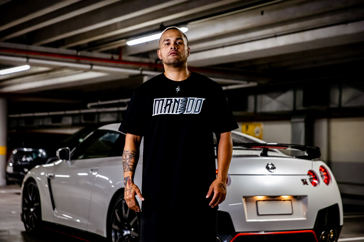 MANDO MOTION T-SHIRT (STANDARD FIT) B&W