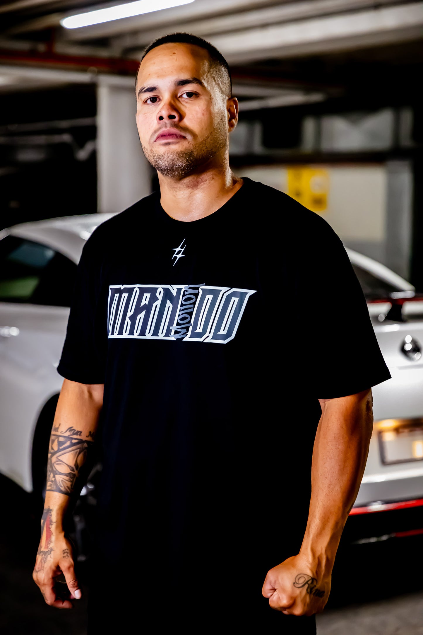 MANDO MOTION T-SHIRT (STANDARD FIT) B&W