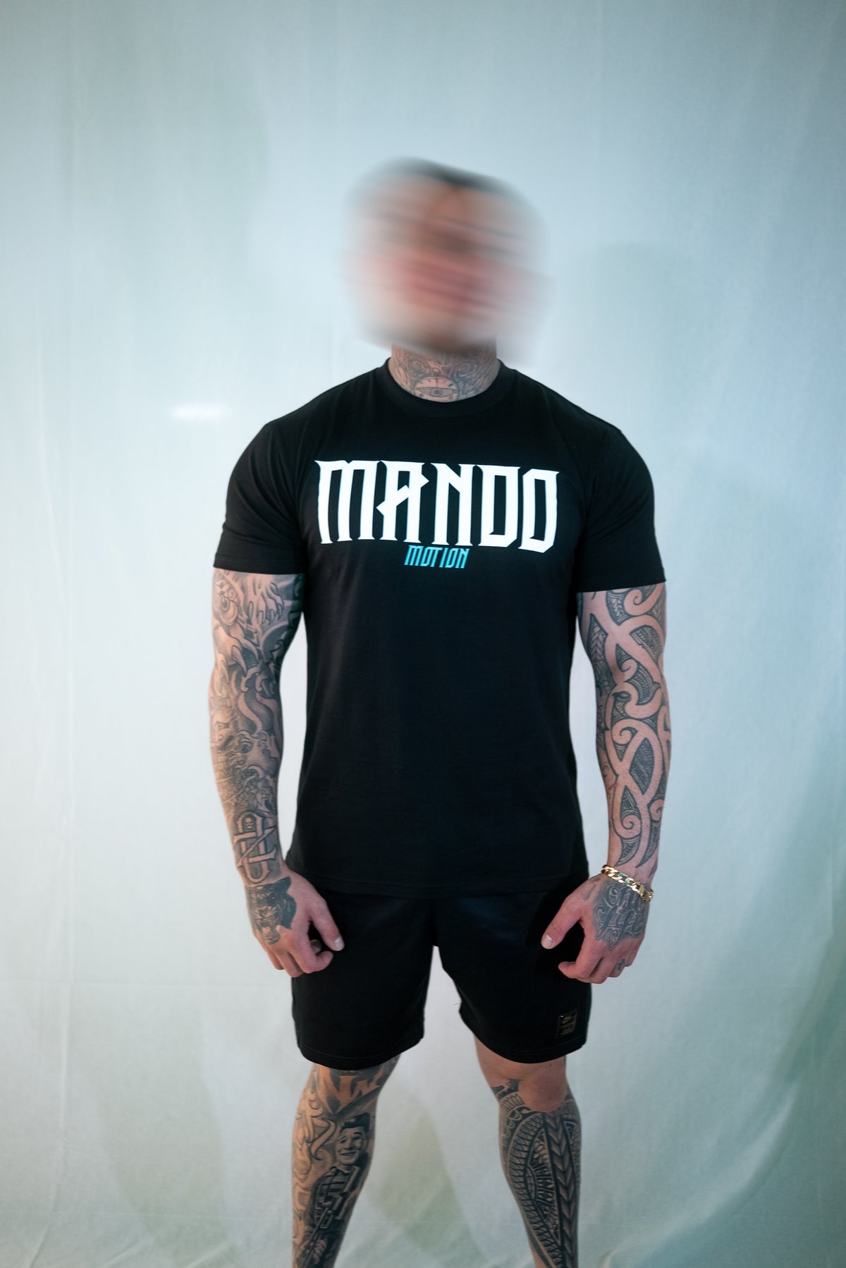 CLASSIC FIT BLACK MANDO TEES