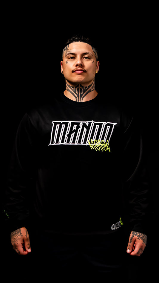 MANDO CREW NECK